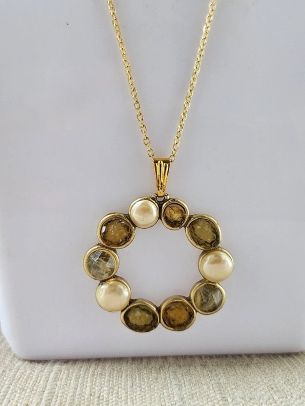 Women Necklace Round Pendant Fashion Jewelry Faux Pearl Crystals Accent Gold Ton - Picture 10 of 11